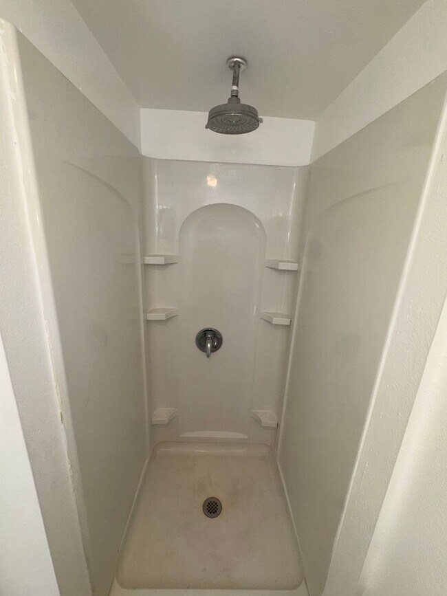 Building Photo - 1137 S Christiana Ave