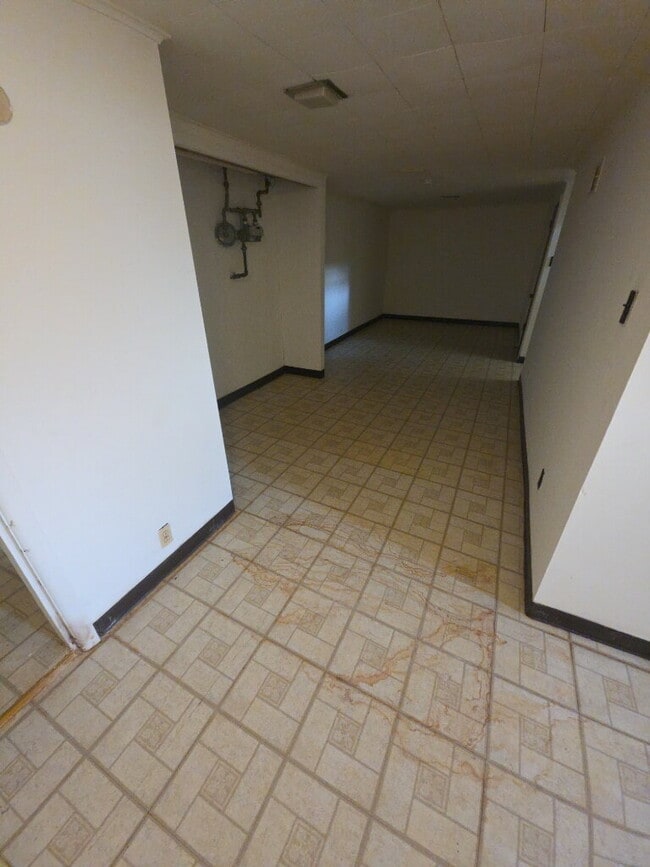 Building Photo - "Charming 3-Bed Gem on Perthshire Rd: Cozy Comfort in 1,033 Sq Ft!"