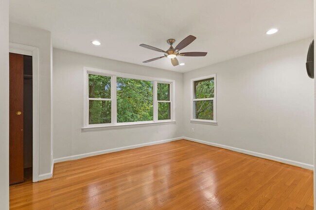 Building Photo - Discover this beautifully updated Colonial...