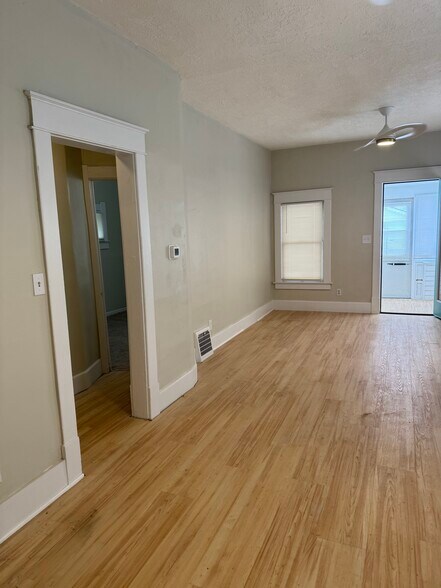 Building Photo - 264 Spring Grove Ave