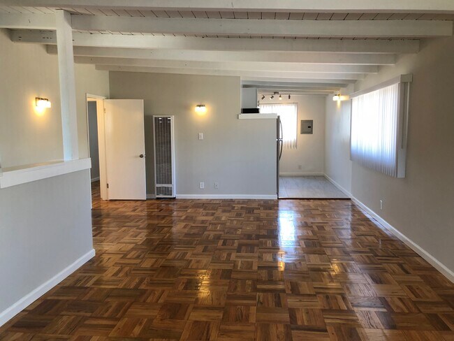 Building Photo - 1024 Pico Blvd