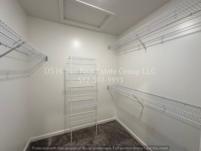 Building Photo - 2960 Medinah Dr