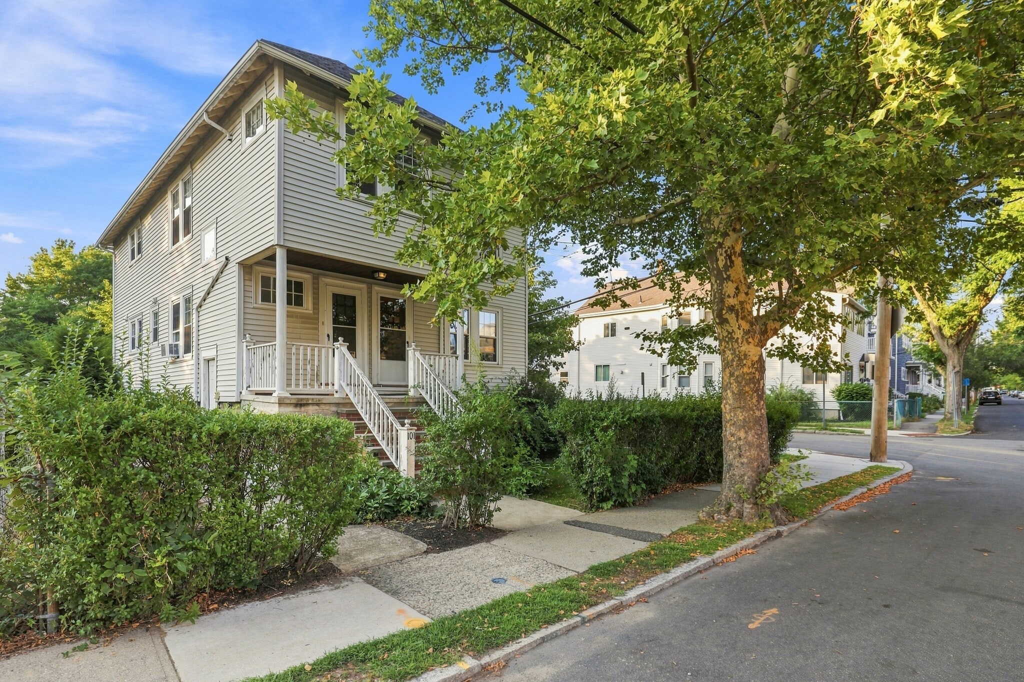 Building Photo - 99 Thorndike St
