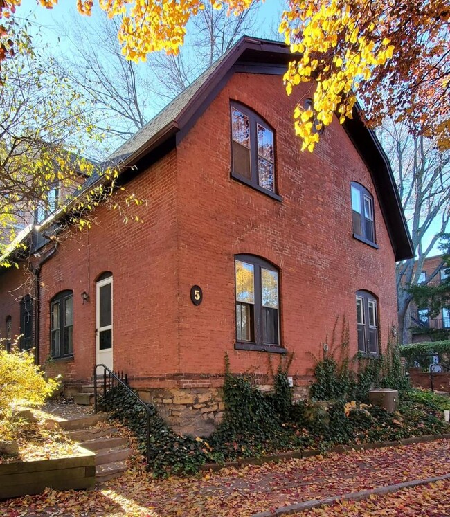 Building Photo - 3-5 Selden
