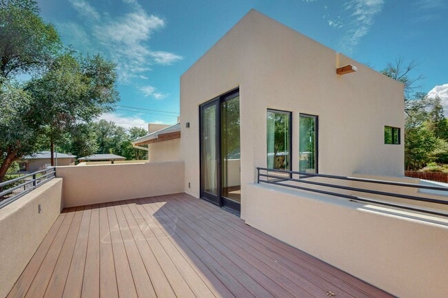 Building Photo - North Valley Fabulous 2018/sf 2 Bedroom  2.5 Bath  with Garage