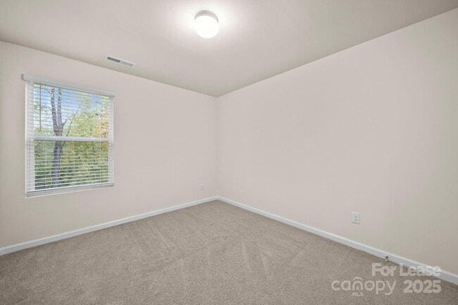 Building Photo - 711 Lackey St