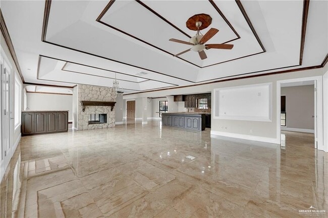 Building Photo - 9812 Las-Palmas Dr