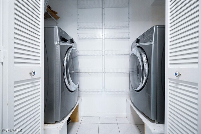 Building Photo - 1351 Oaklawn Ct