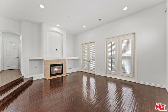 Building Photo - 5738 S Celedon Creek