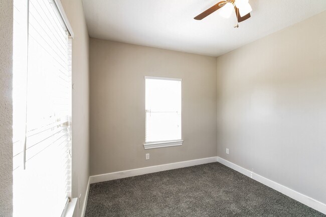 Building Photo - 3223 Bay Oaks Harbor Dr