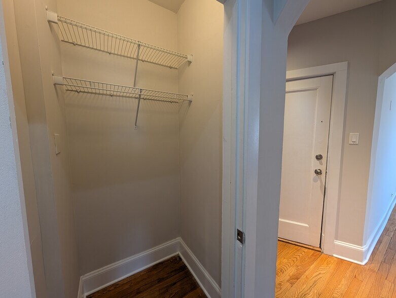 Building Photo - 2315 N Rockwell St