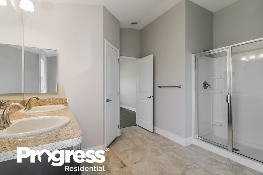 Building Photo - 7083 Lamium Ct