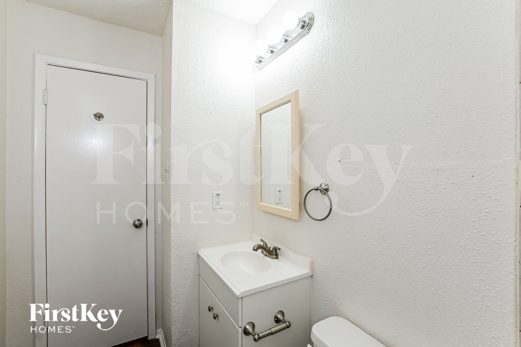 Building Photo - 6356 Porterway Dr