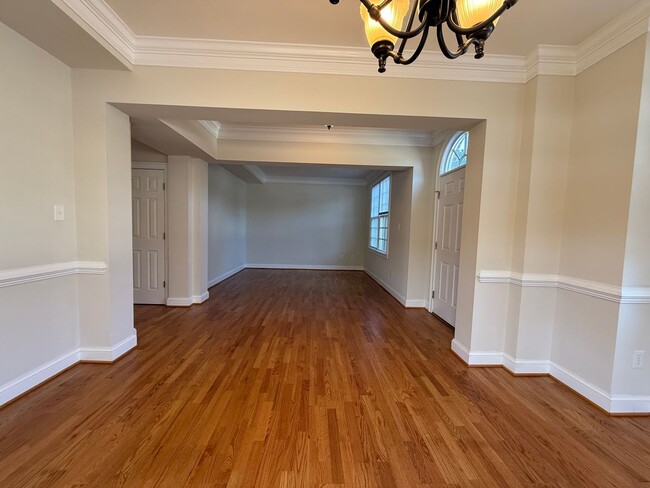 Building Photo - 1525 Old Trail Dr