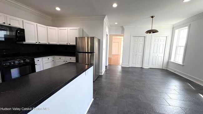 Building Photo - 16 McKinstry Pl