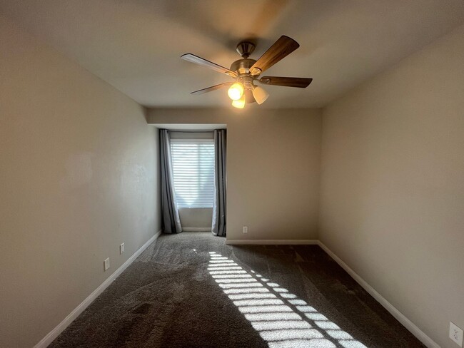 Building Photo - 3 Bed 2 Bath House located in the Heart of Tehachapi! Available 3/1/2026!