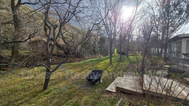 Building Photo - 22882 Carriage Dr