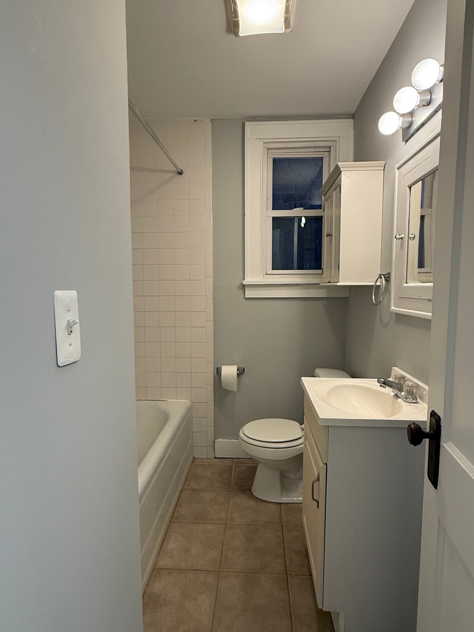 Building Photo - 253 Park Ave