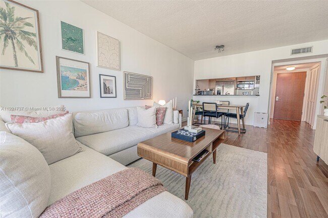 Building Photo - 31 SE 5th St