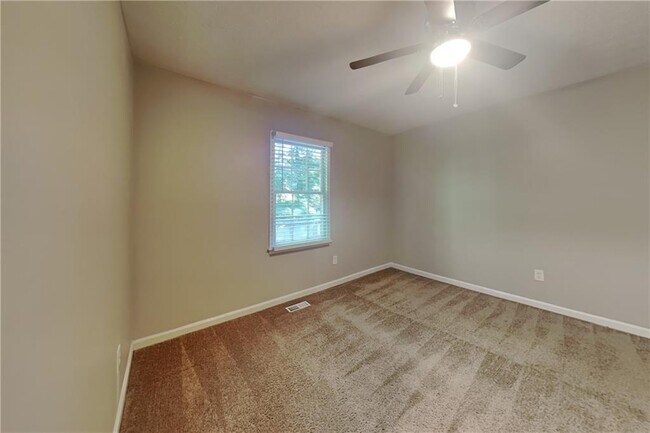 Building Photo - 1028 Pine Cove Dr SW