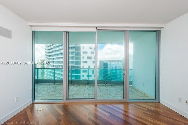Building Photo - 1331 Brickell Bay Dr