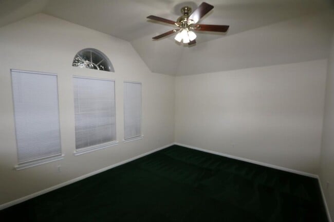 Building Photo - 5022 E Newpark Dr