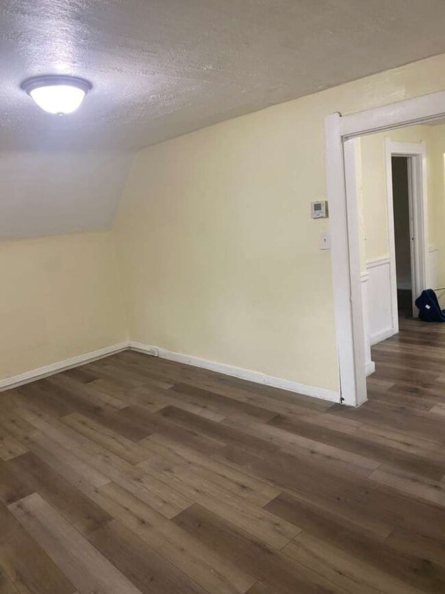 Building Photo - 2219 W 103rd St