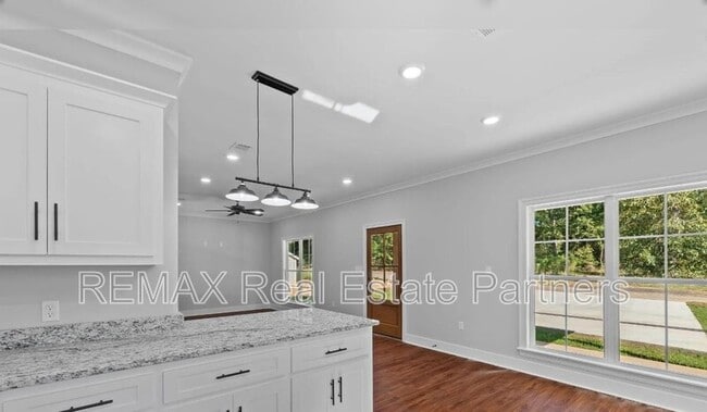 Building Photo - 43 Dearman Rd