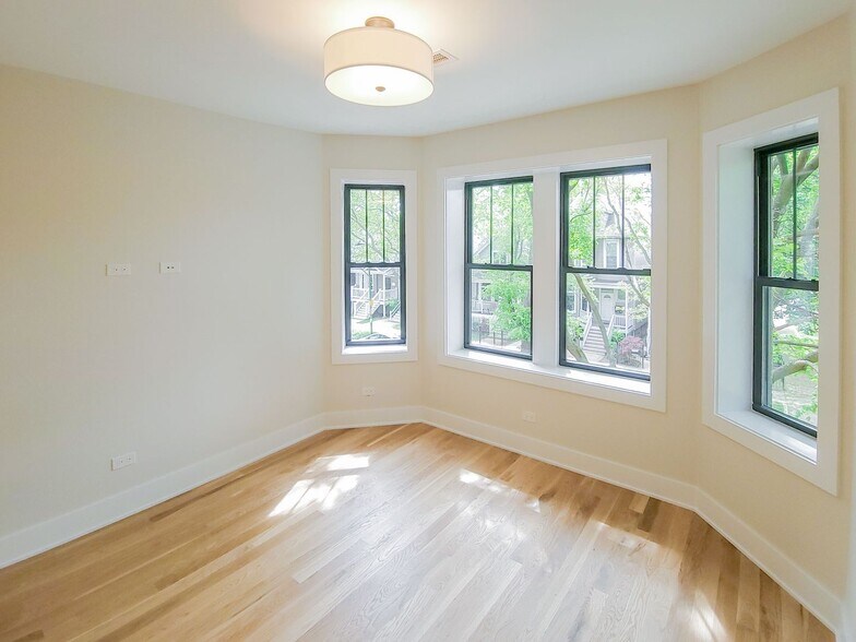 Building Photo - 4853 N Seeley Ave