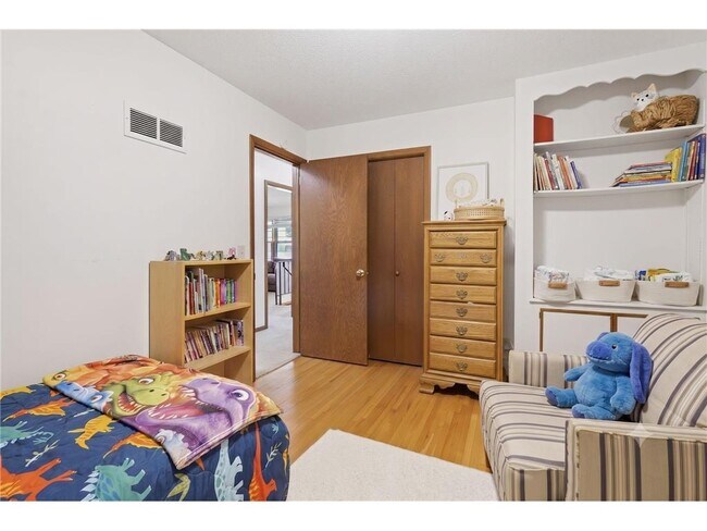 Building Photo - 3308 Roosevelt Ct NE