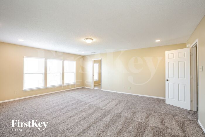 Building Photo - 6623 Eagle Crossing Blvd