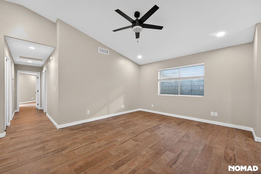 Building Photo - 302 N Cameron St