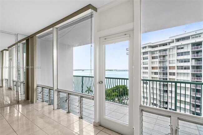 Building Photo - 1408 Brickell Bay Dr