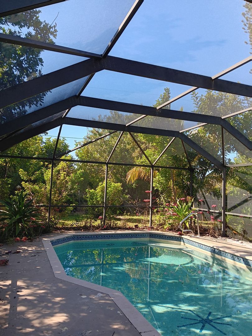 Building Photo - 3/2 Pool home available NOW