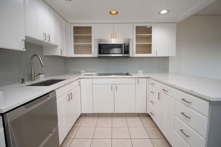 Building Photo - 2309 SW 1st Ave