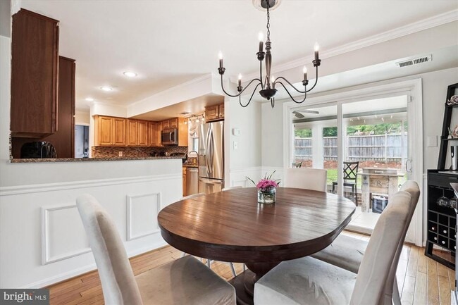 Building Photo - 4555 Lantern Pl
