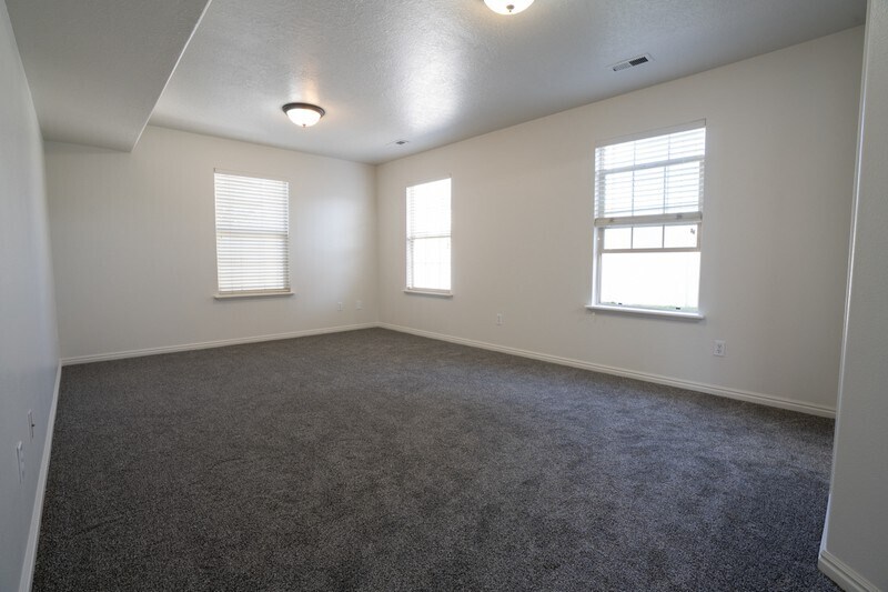 Building Photo - 1015 S 1850 W