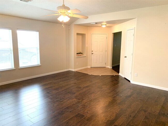 Building Photo - 20519 Lantern Springs Ln