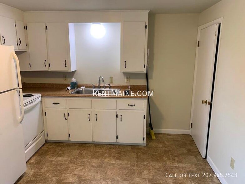 Building Photo - 33 Yale St