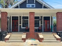 Building Photo - 330 Seguin St