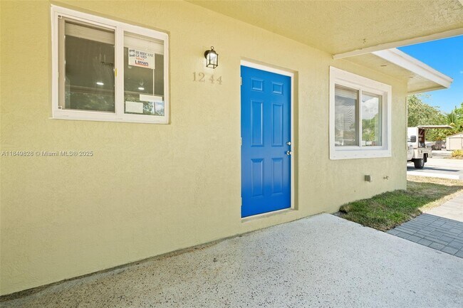 Building Photo - 1244 NW 2nd Ave