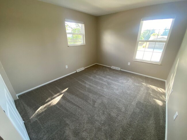 Building Photo - Updated Spacious Palos Verde Home