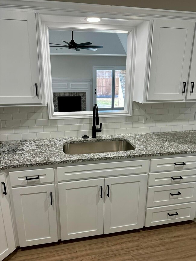 Building Photo - 5821 80th St