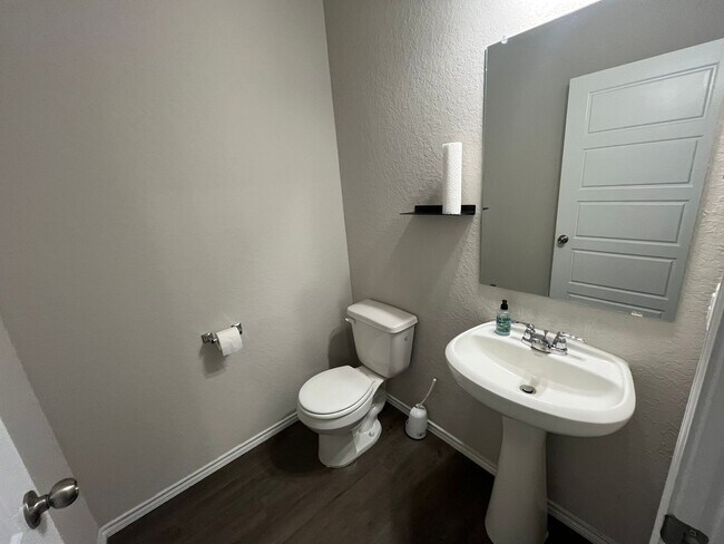Building Photo - 7923 Navarro Mls