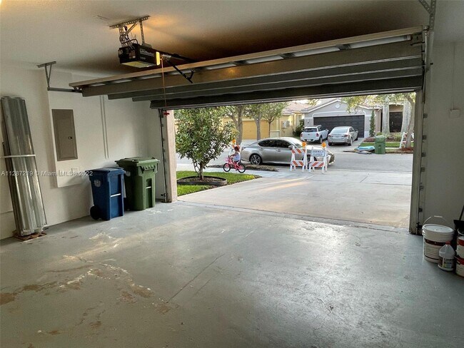 Building Photo - 686 Conservation Dr