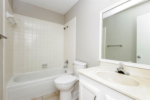 Building Photo - 6400 Rock Springs Dr