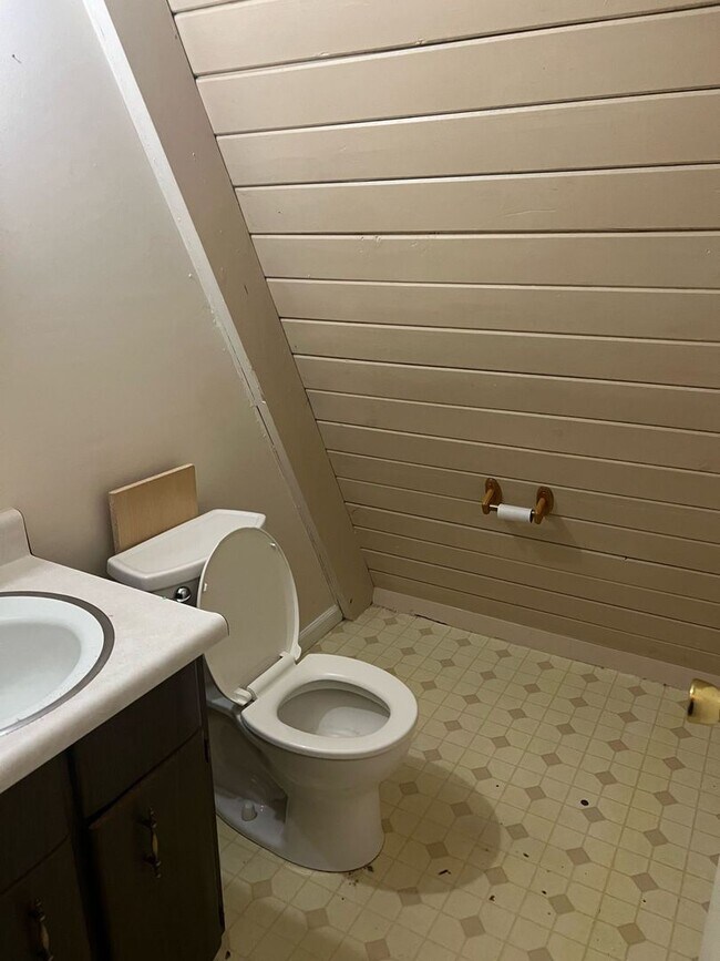 Building Photo - 1 bedroom, 2 lofted conforming rooms/ 1.5 bathroom A frame in southwest Columbia