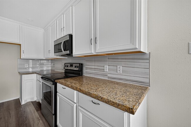 Building Photo - 7242 Autumn Bluff Ln