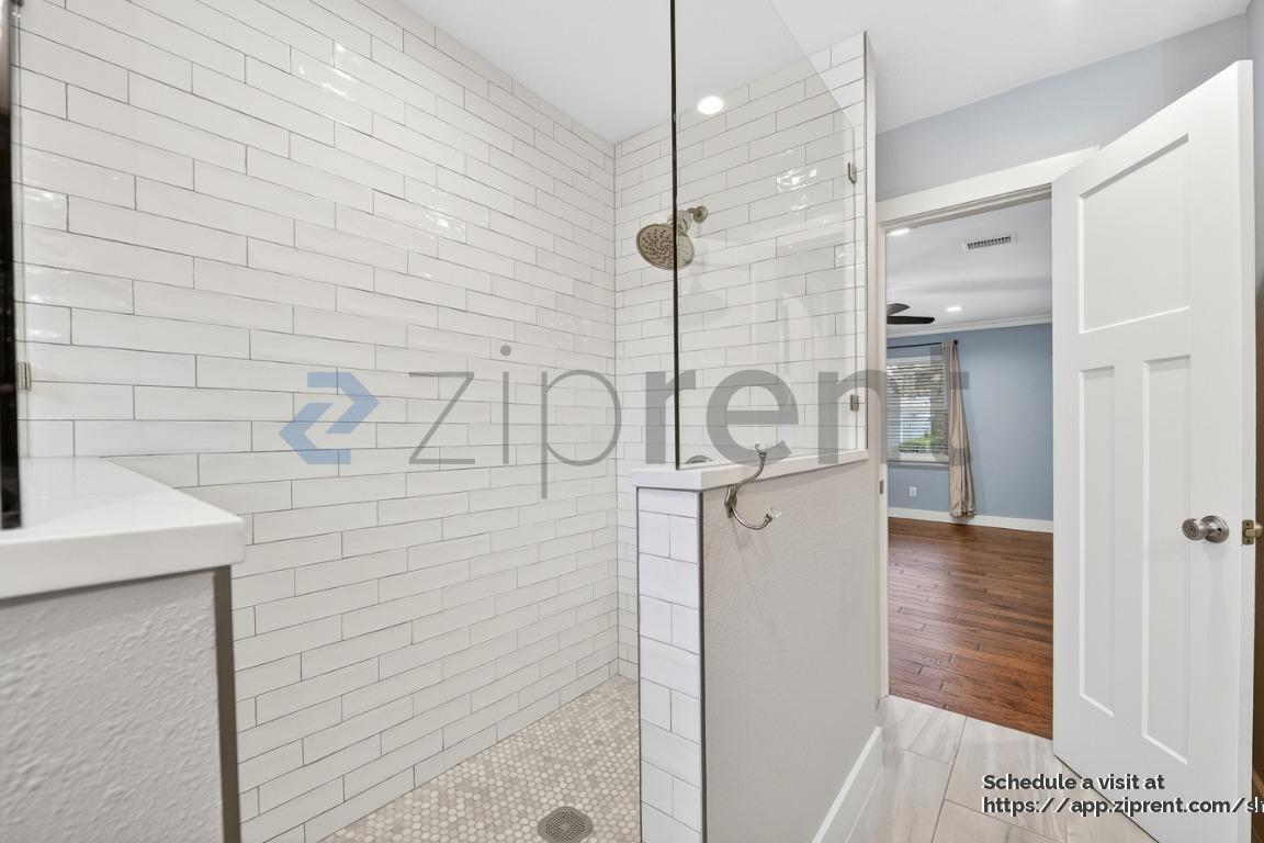 Building Photo - 428 Daniel St