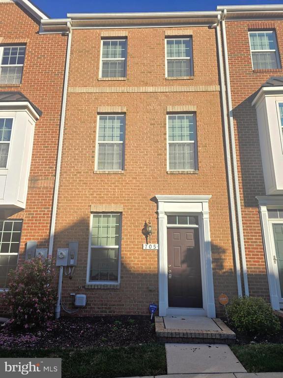 Building Photo - 705 S Macon St.